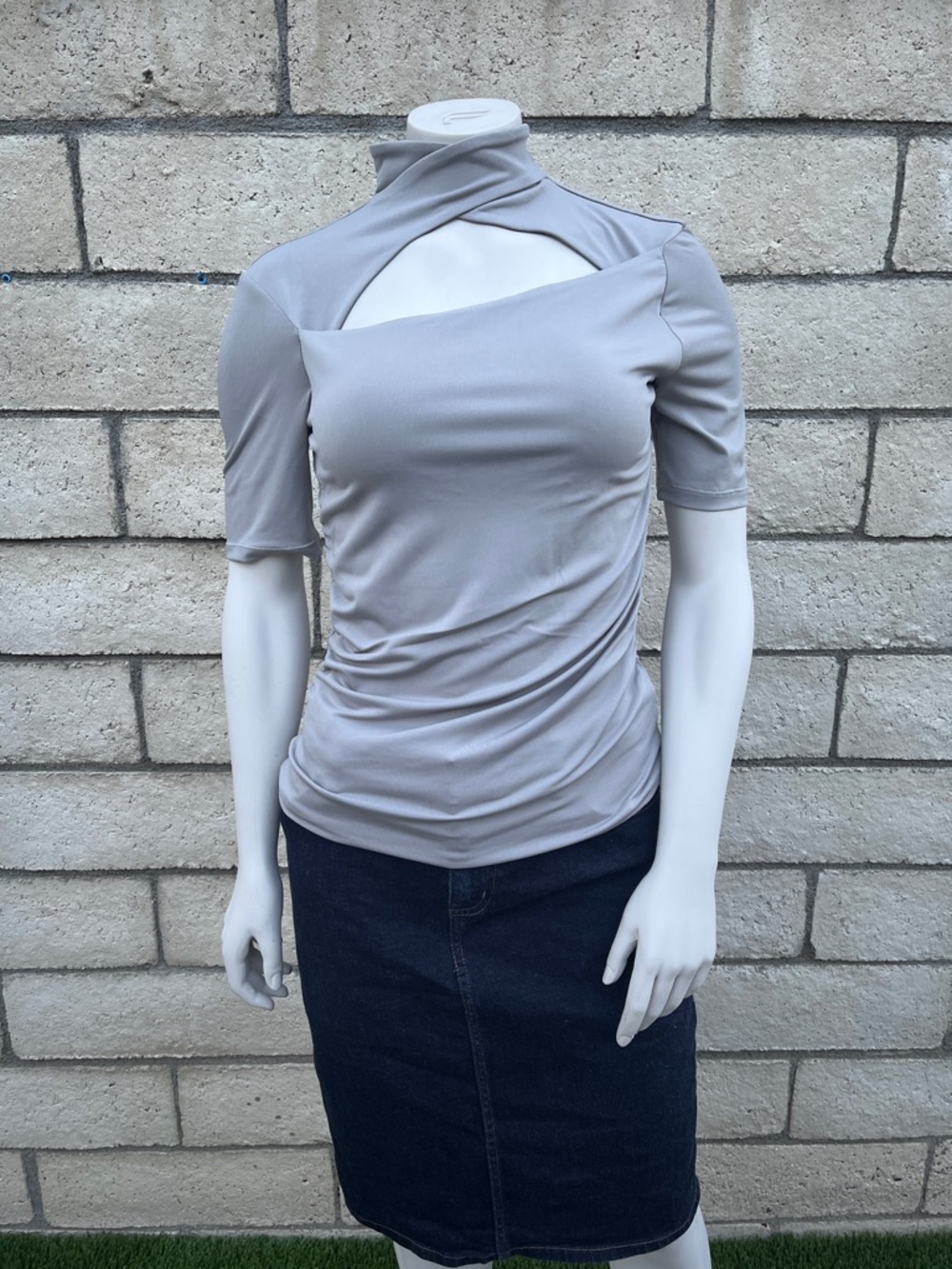 Adrienne Landau Women’s Asymmetric Cutout Top in Light Gray